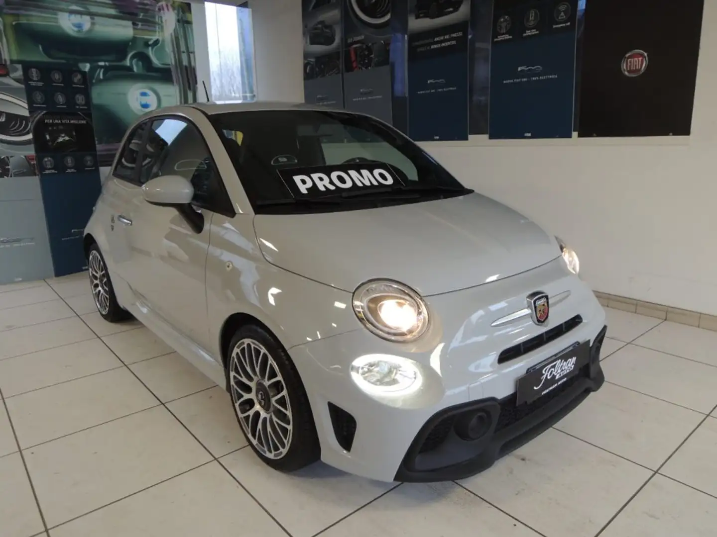 Abarth 595 1.4 Turbo T-Jet 145 CV Grau - 1