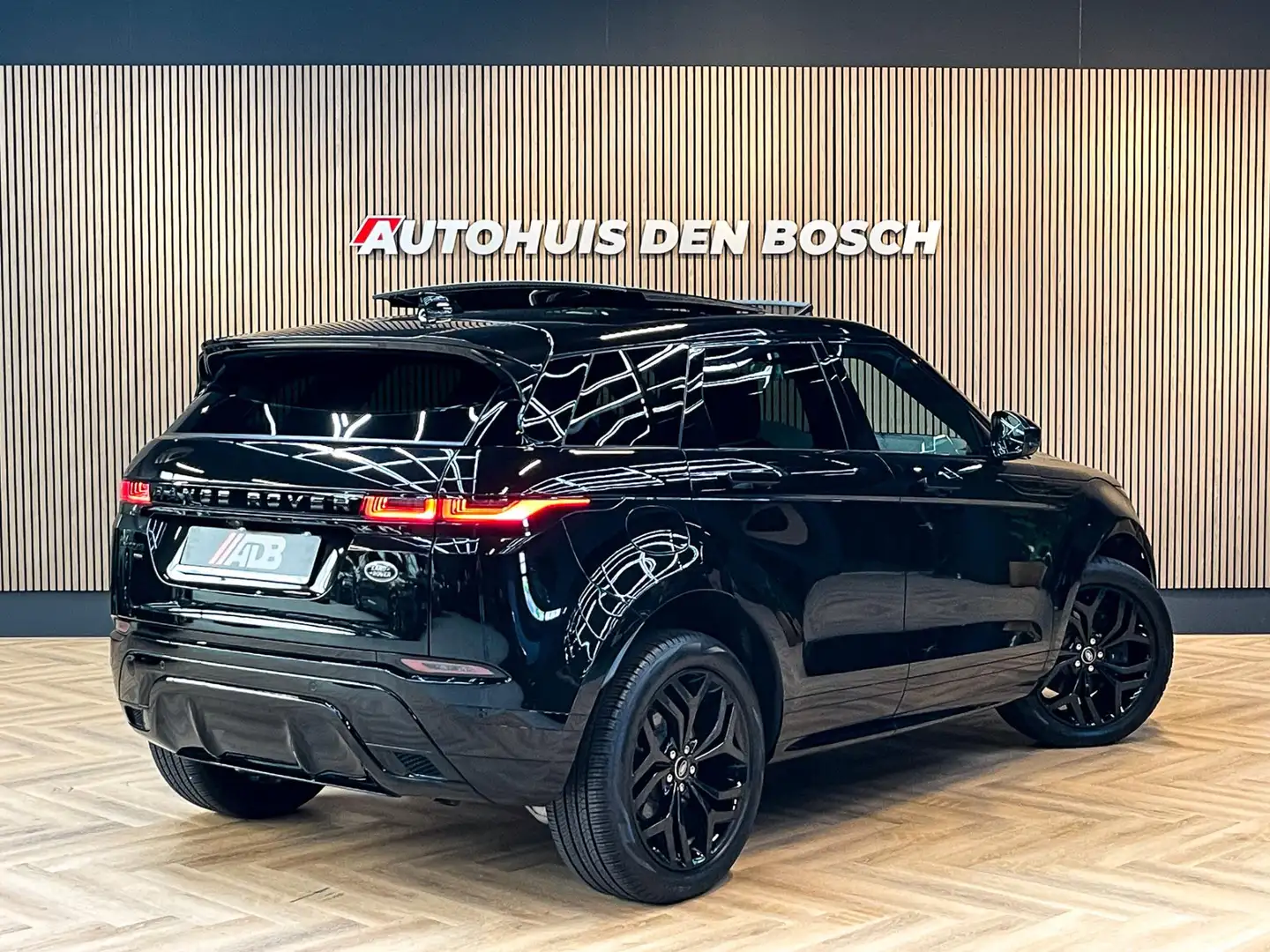Land Rover Range Rover Evoque 1.5 P300e AWD R-Dynamic 309pk Zwart - 2