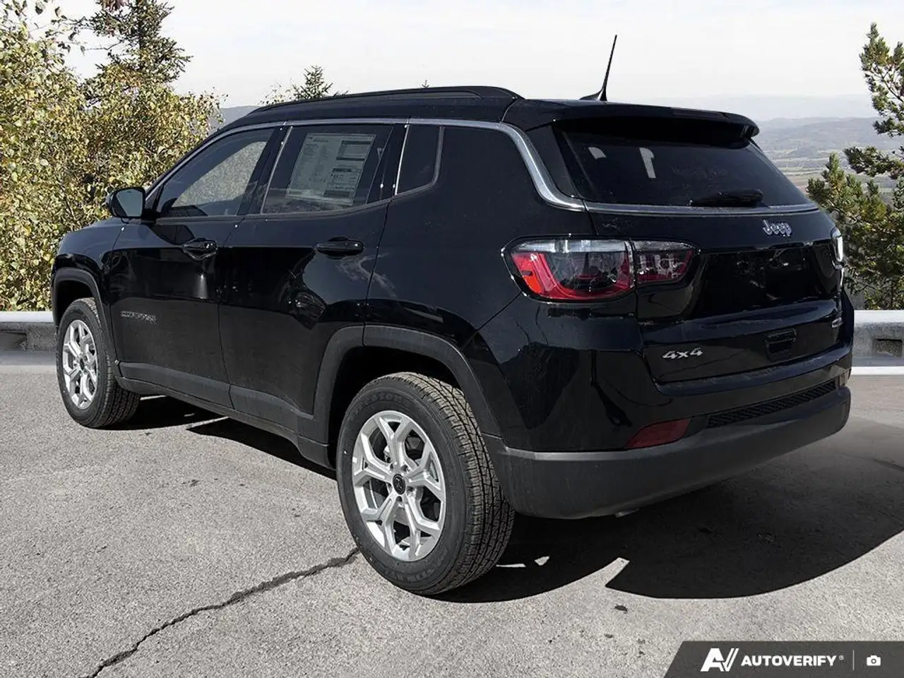 Jeep Compass photo Jeep Compass