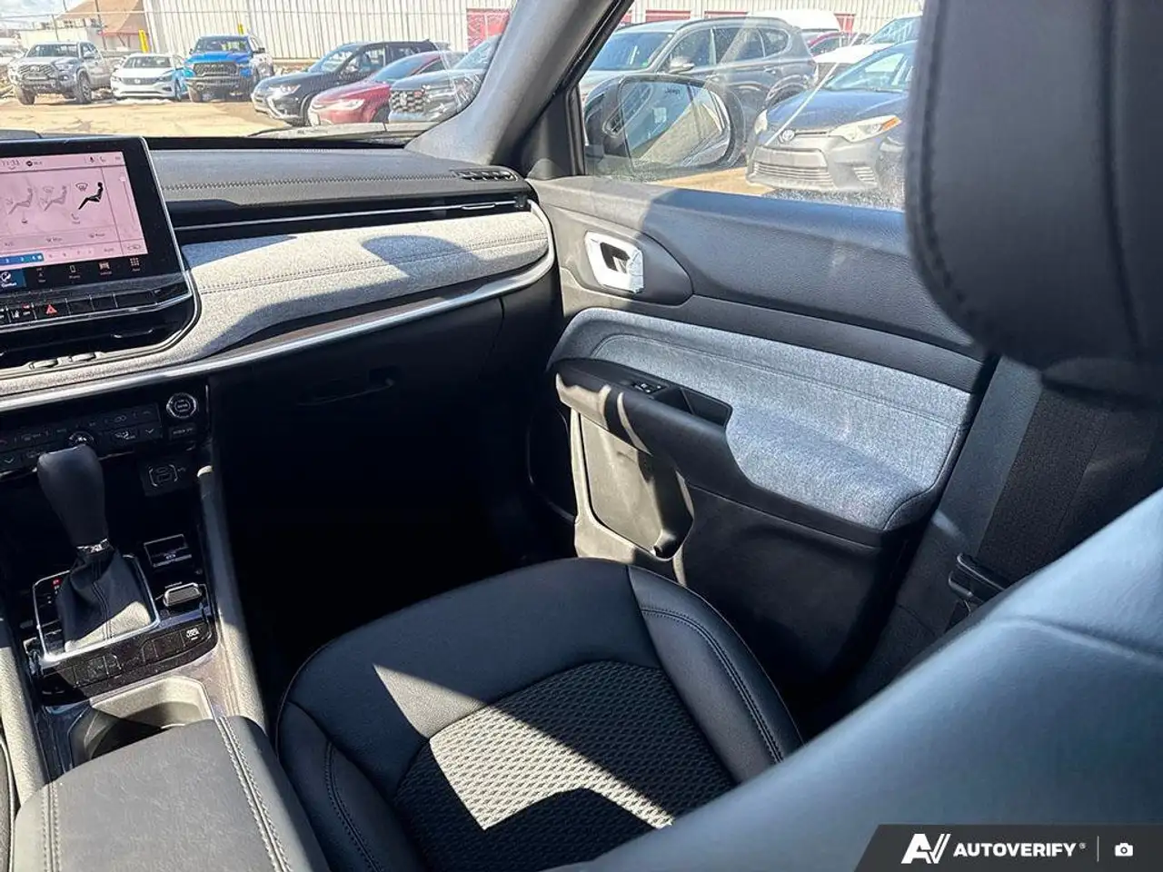 Jeep Compass photo Jeep Compass