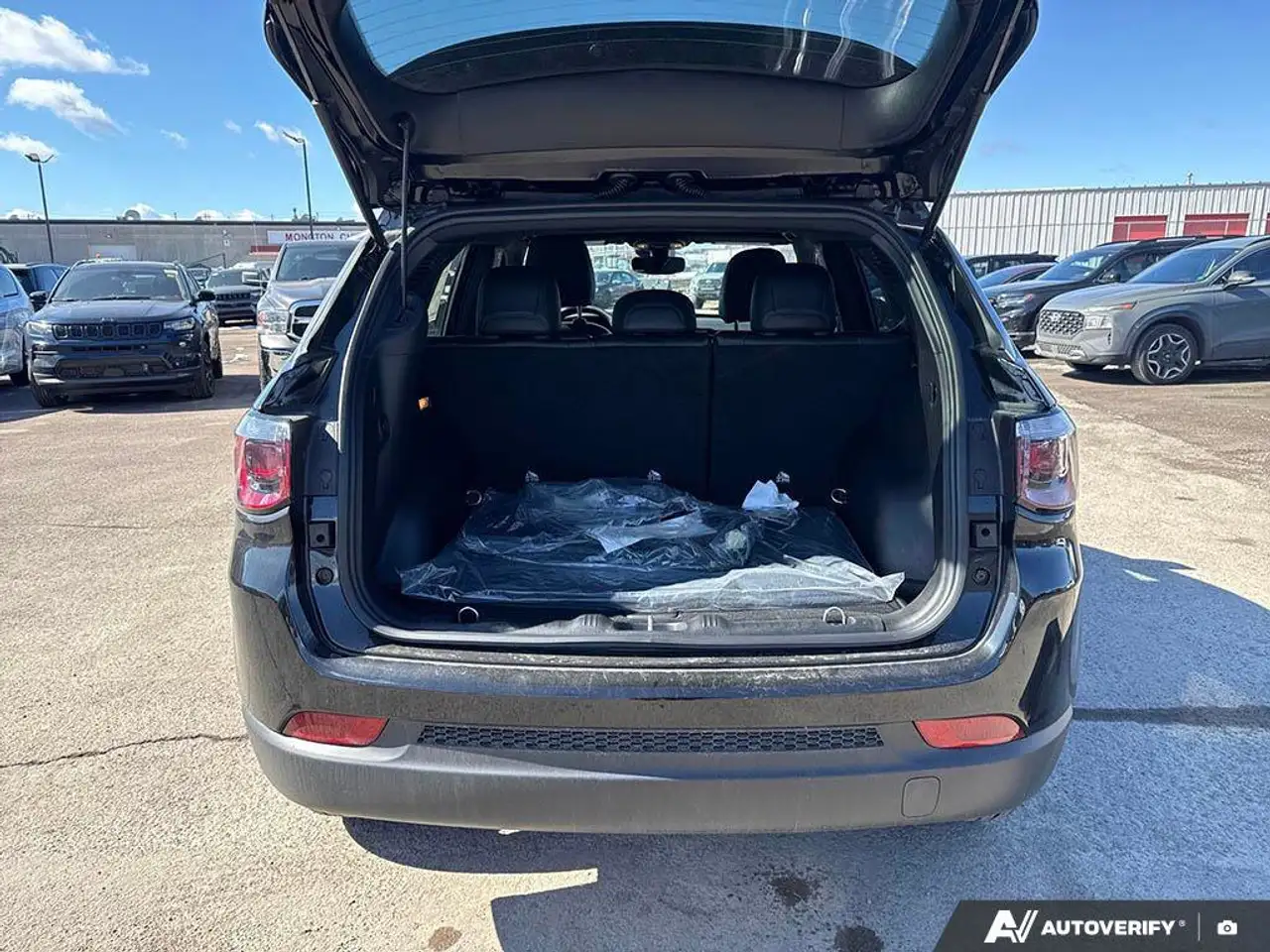 Jeep Compass photo Jeep Compass