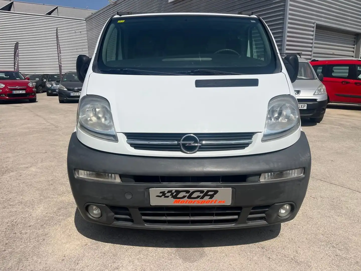 Opel Vivaro 1.9 CDTI 100 CV 6 VELOCIDADES FURGON 3 PLAZAS Blanco - 2