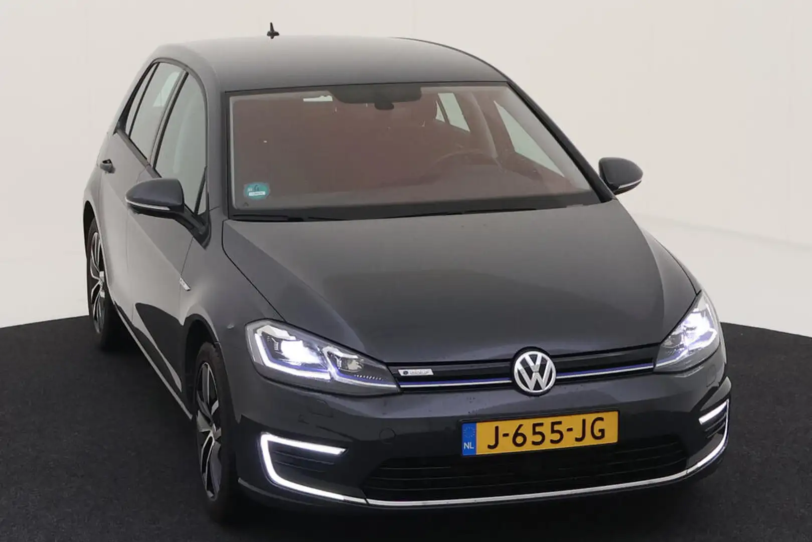 Volkswagen e-Golf E-DITION 36kW 136pk Navigatie Carplay Grijs - 2