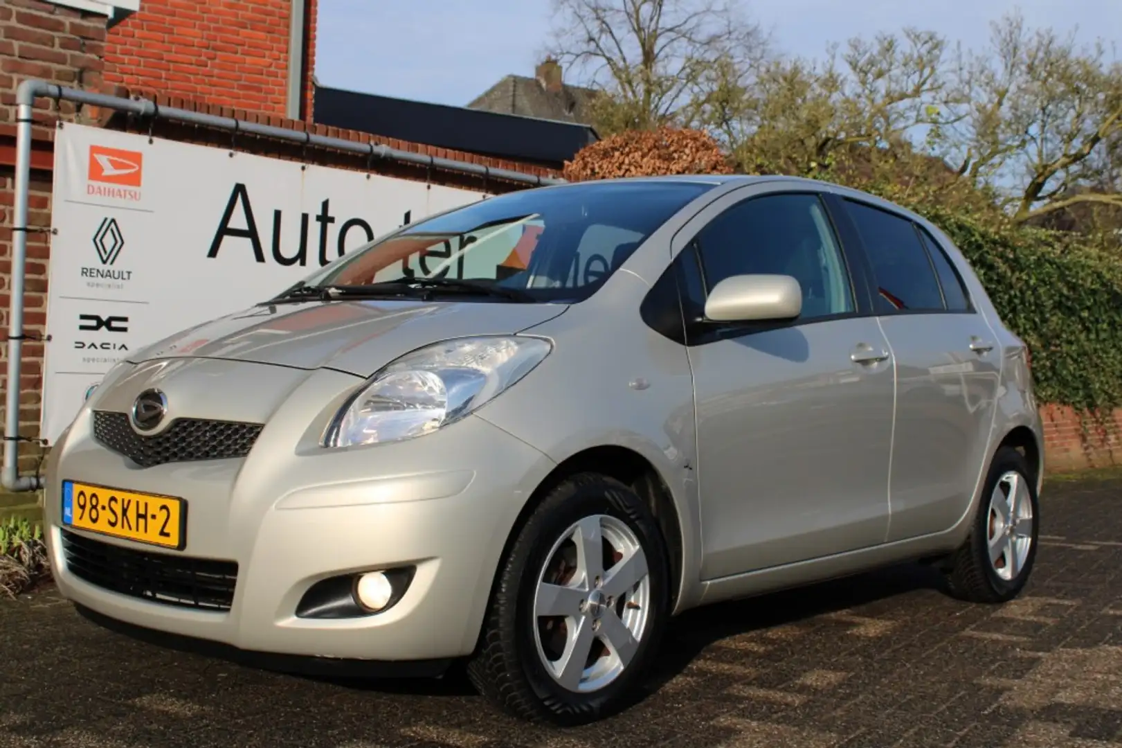 Daihatsu Charade 1.3i 16V Club AUTOMAAT (als Toyota Yaris) Beige - 1