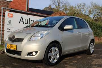 1.3i 16V Club AUTOMAAT (als Toyota Yaris)