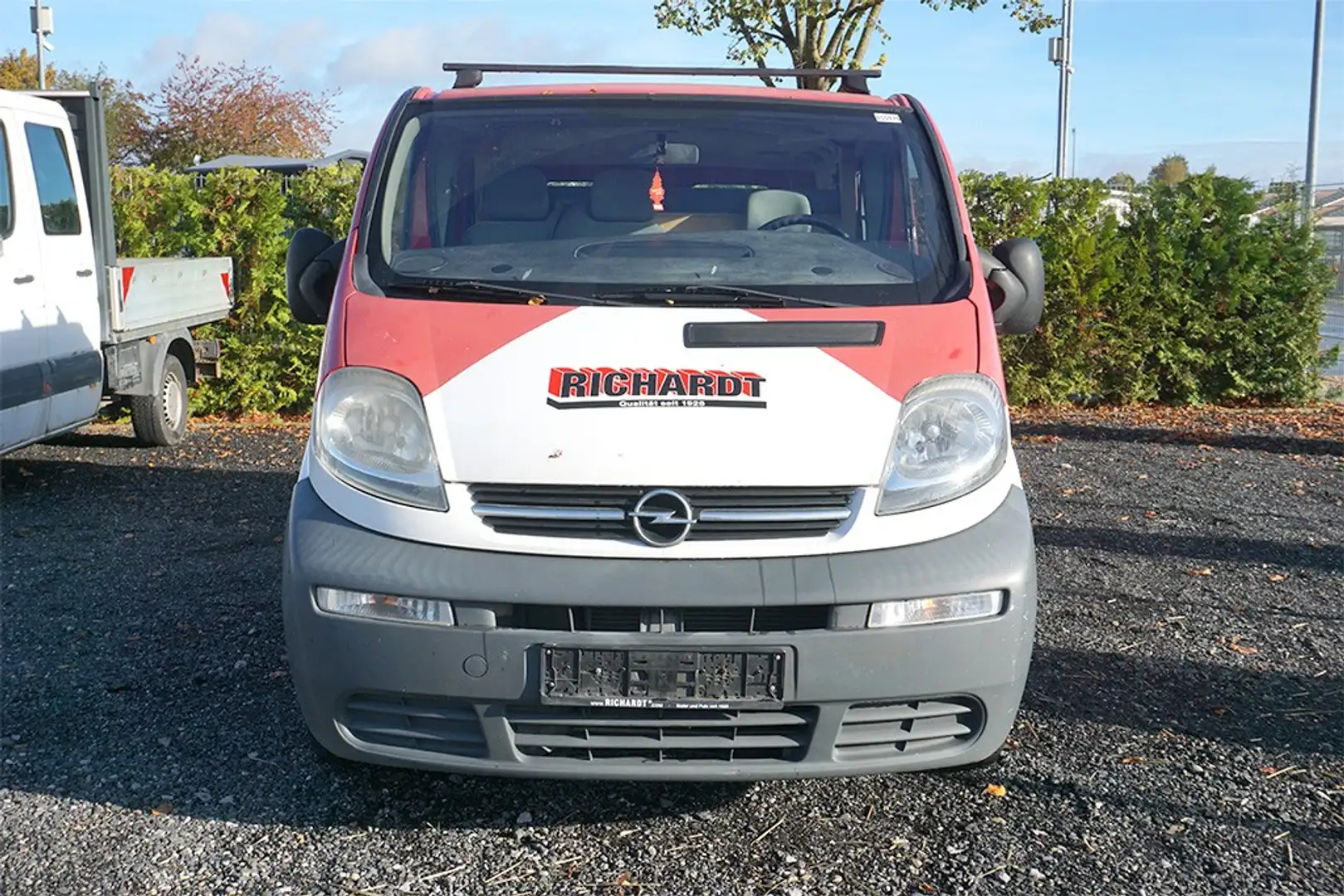 Opel Vivaro 1.9TDI Kastenwagen Navi-MFL-AHK-3.Sitzer Rojo - 2
