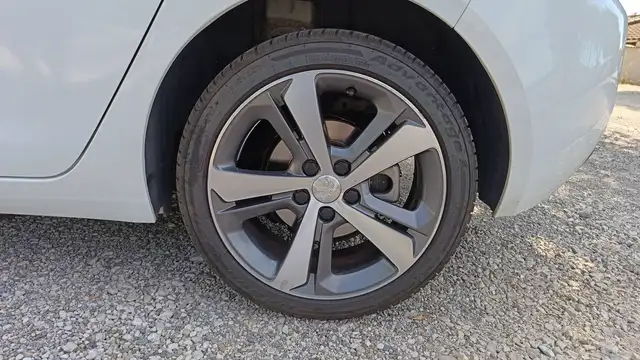 Peugeot 308 view 19