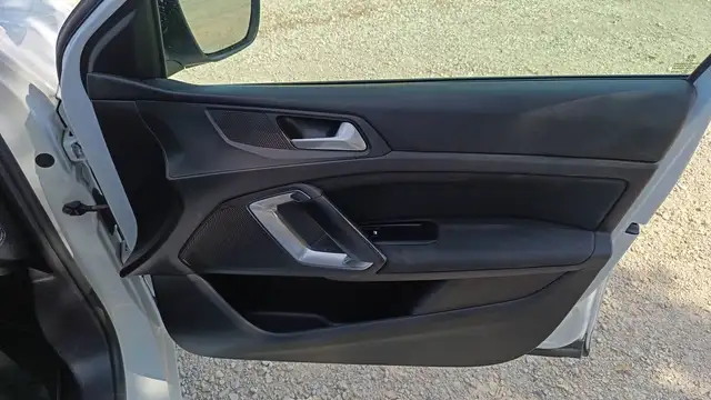 Peugeot 308 view 23