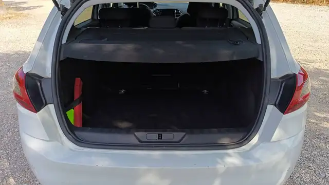 Peugeot 308 view 14