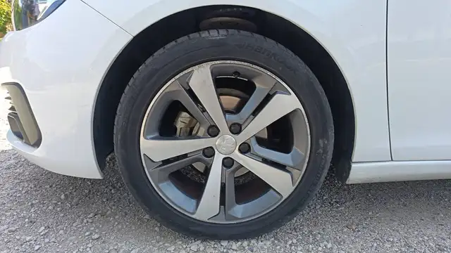 Peugeot 308 view 18