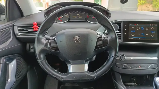 Peugeot 308 view 22