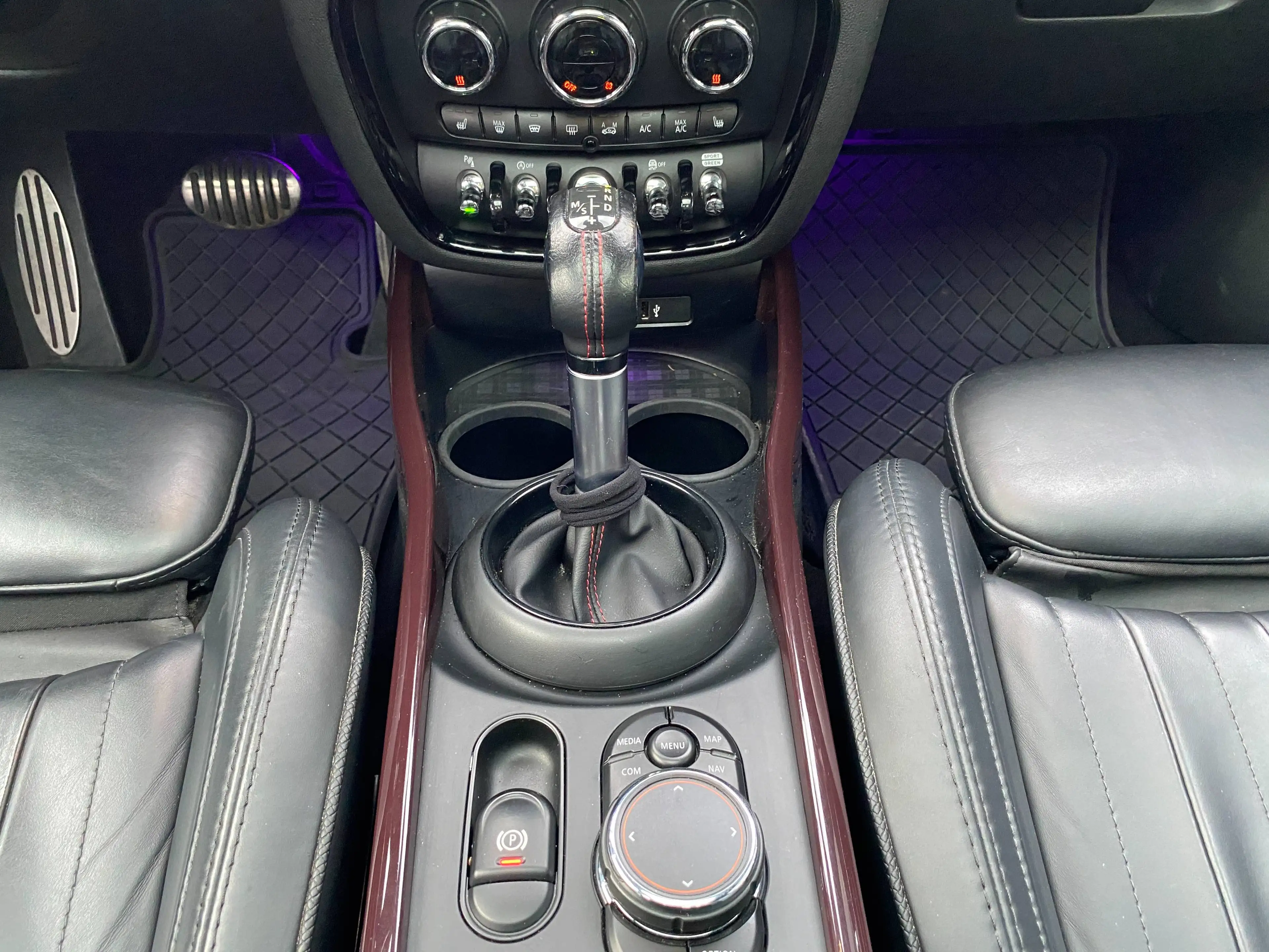 MINI Cooper S Clubman Mini Cooper S Clubman / JCW INTERIOR PACK / JUSQU'A36 MOIS DE GARANTIE — photo 14