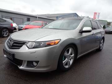 Tourer 2.2 i-DTEC Elegance°Pdc°Xenon°Ahk°