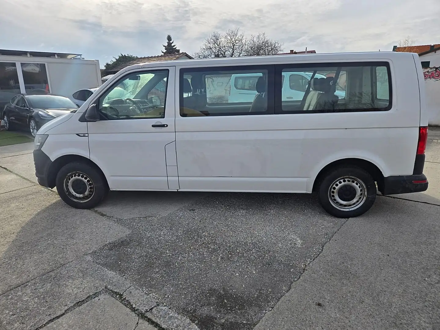 Volkswagen T6 Kombi KR 2,0 TDI BMT, 9 Sitzer , Erstbesitz , Pickerl... Biały - 2