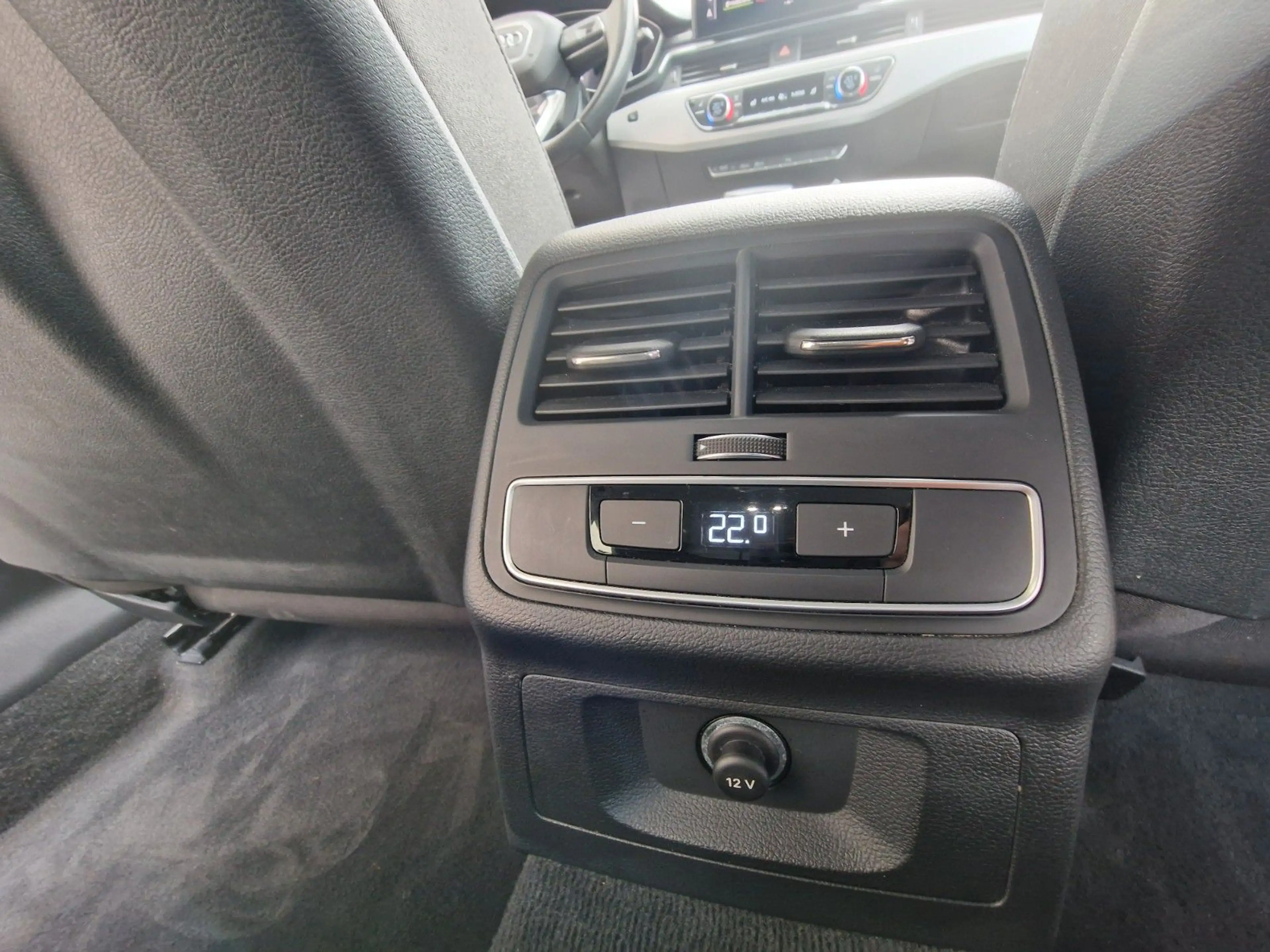 Audi A4 35 TDI S tronic Sportpaket/1HAND/HUD/VIRTUAL+ — photo 18