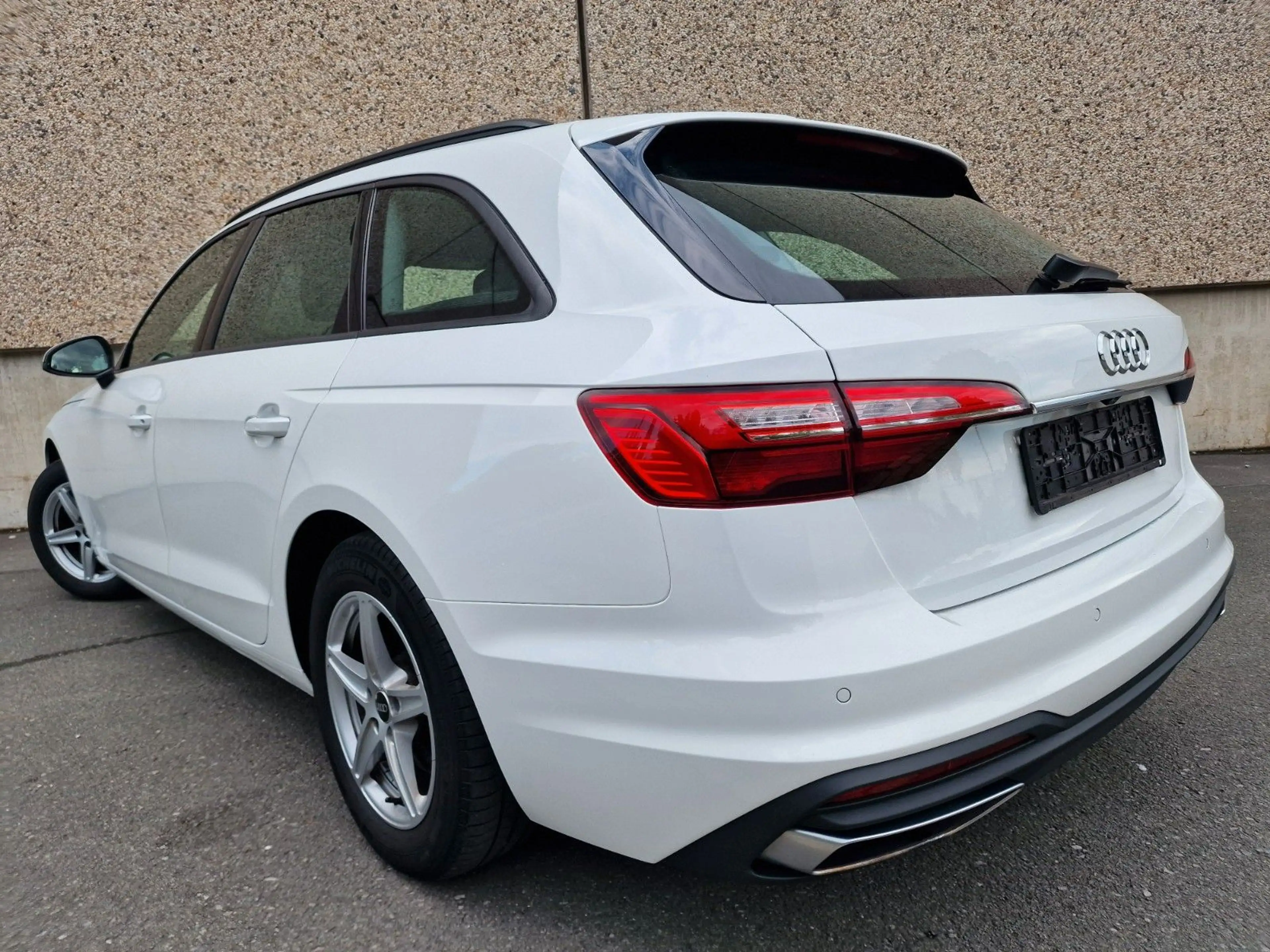 Audi A4 35 TDI S tronic Sportpaket/1HAND/HUD/VIRTUAL+ — photo 6