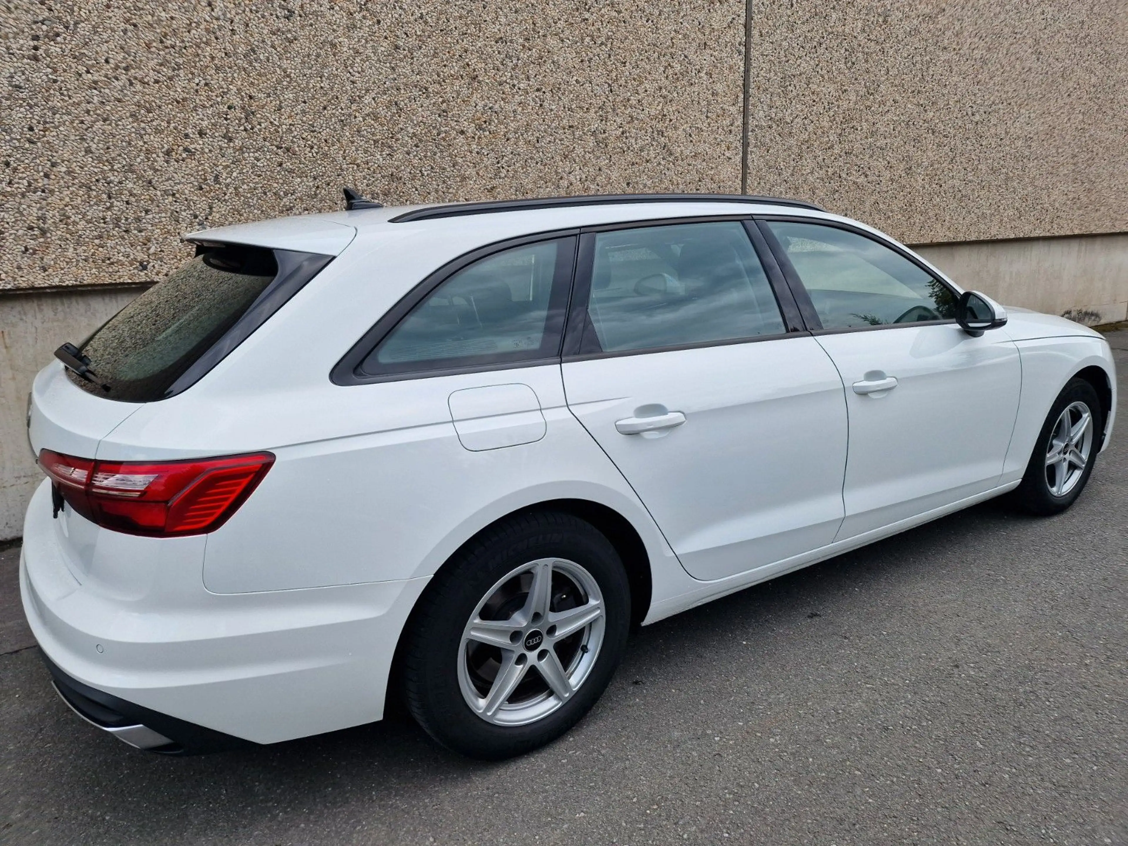 Audi A4 35 TDI S tronic Sportpaket/1HAND/HUD/VIRTUAL+ — photo 9
