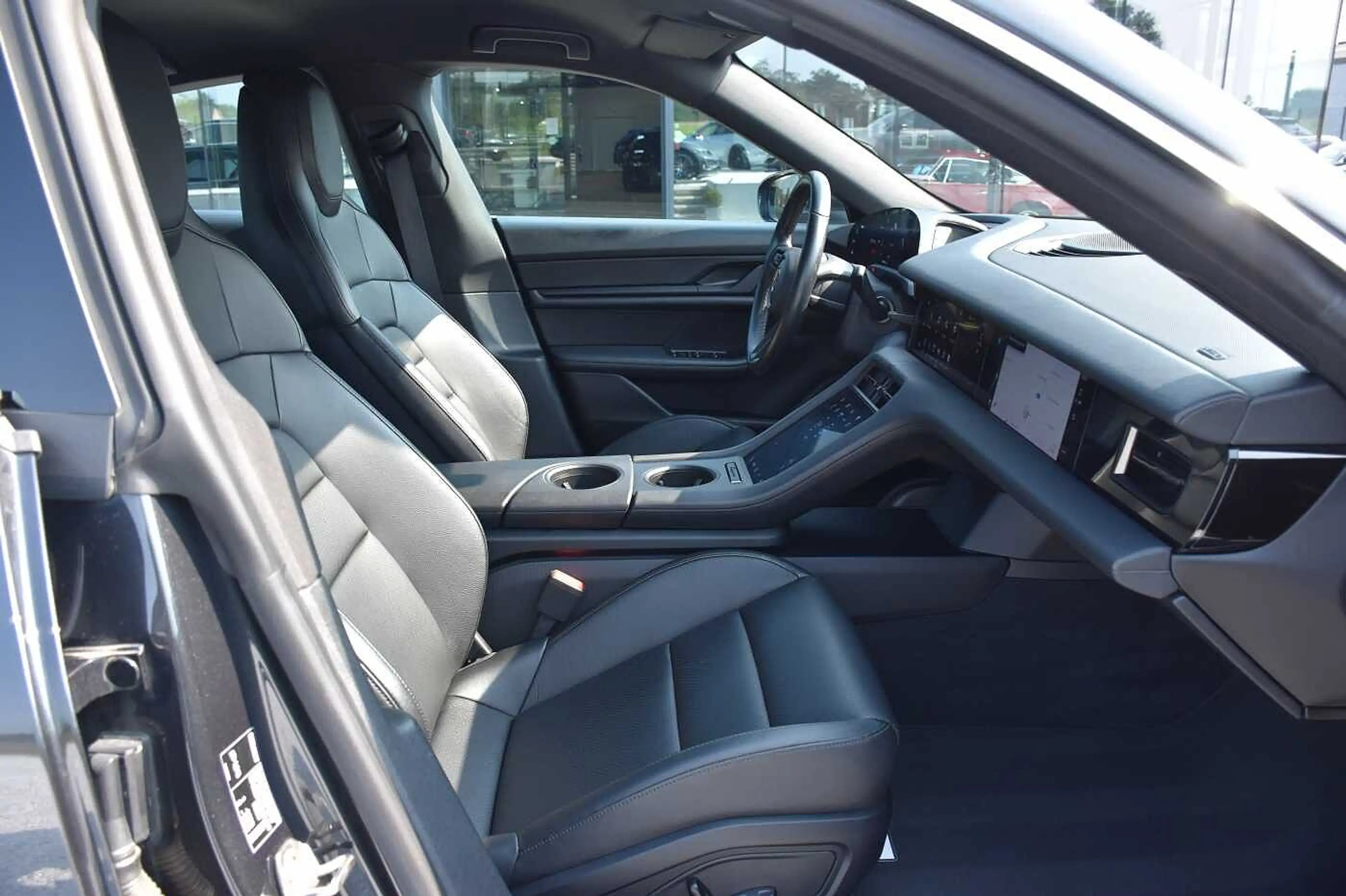 Porsche Taycan 4S Double Display Surround View 21' Alu — photo 10
