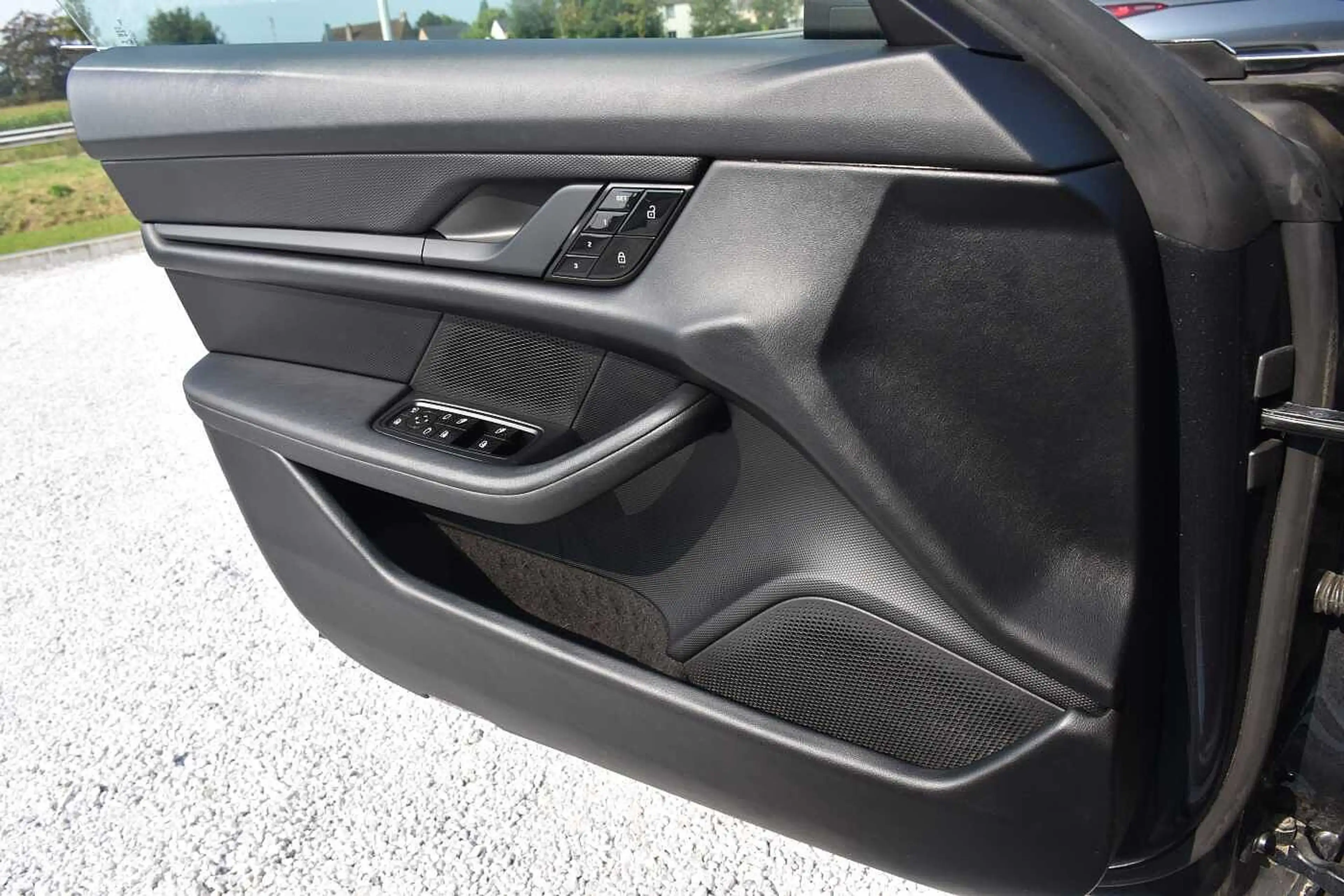 Porsche Taycan 4S Double Display Surround View 21' Alu — photo 9