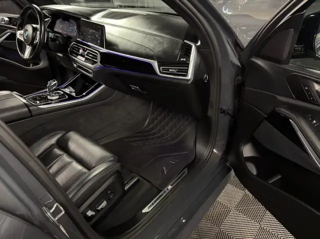 BMW X5 view 13
