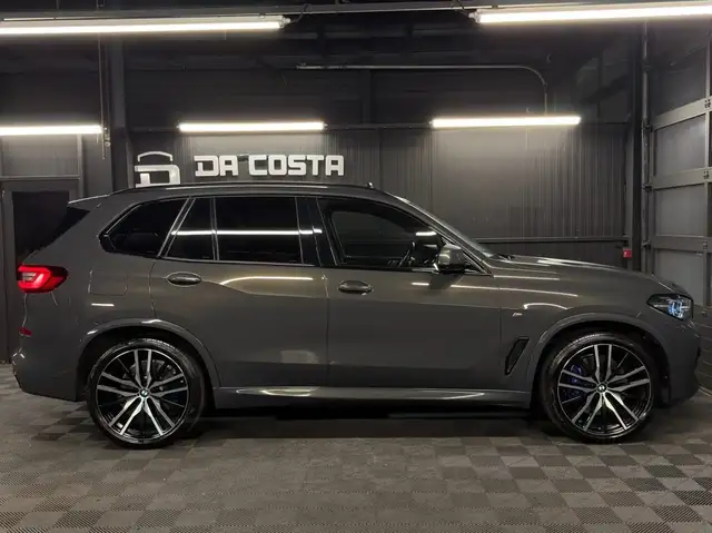 BMW X5 view 2