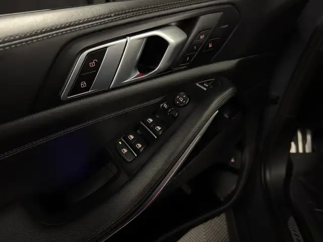 BMW X5 view 9