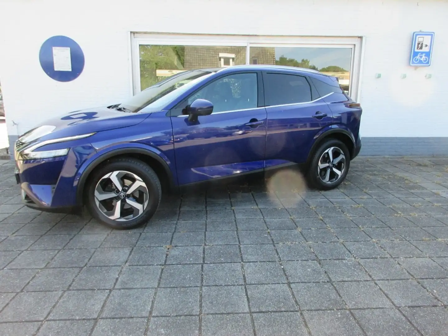 Nissan Qashqai 1.3 MHEV 158PK BUS PREMIUM AUTOMAAT 1800 KG TREKGE Bleu - 1
