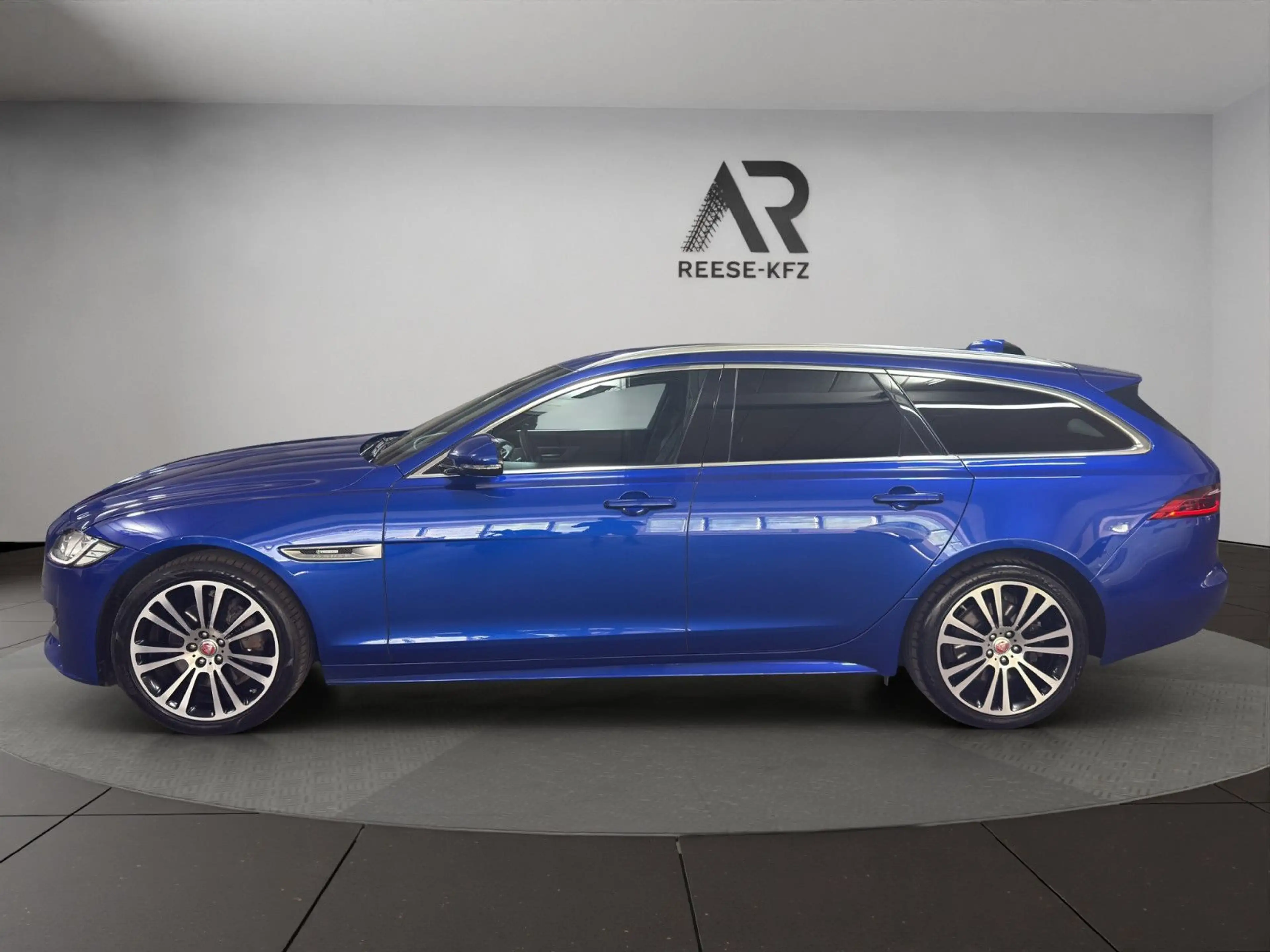 Jaguar XF Sportbrake R-Sport Kam AHK PDC Leder — photo 2