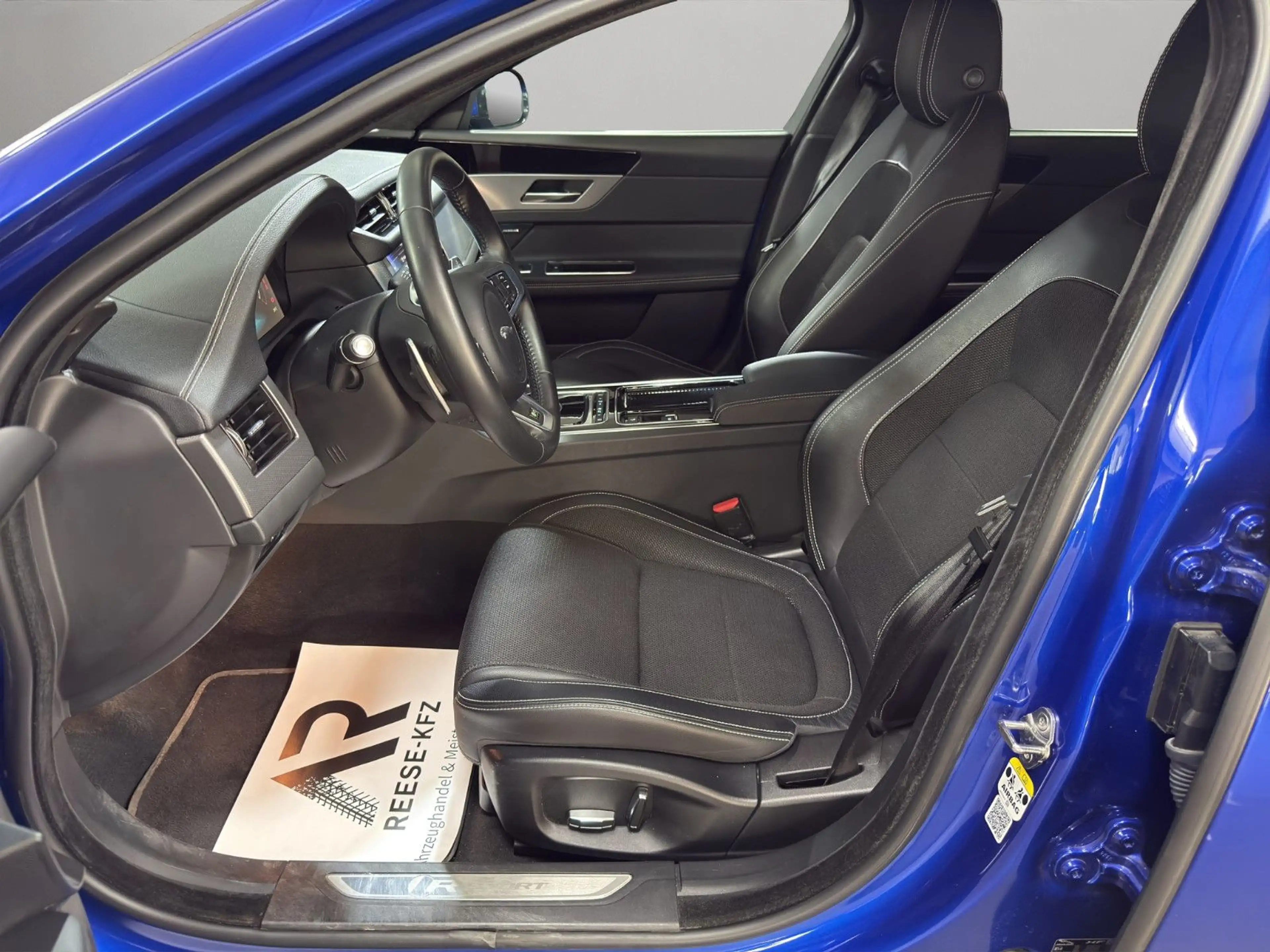 Jaguar XF Sportbrake R-Sport Kam AHK PDC Leder — photo 12