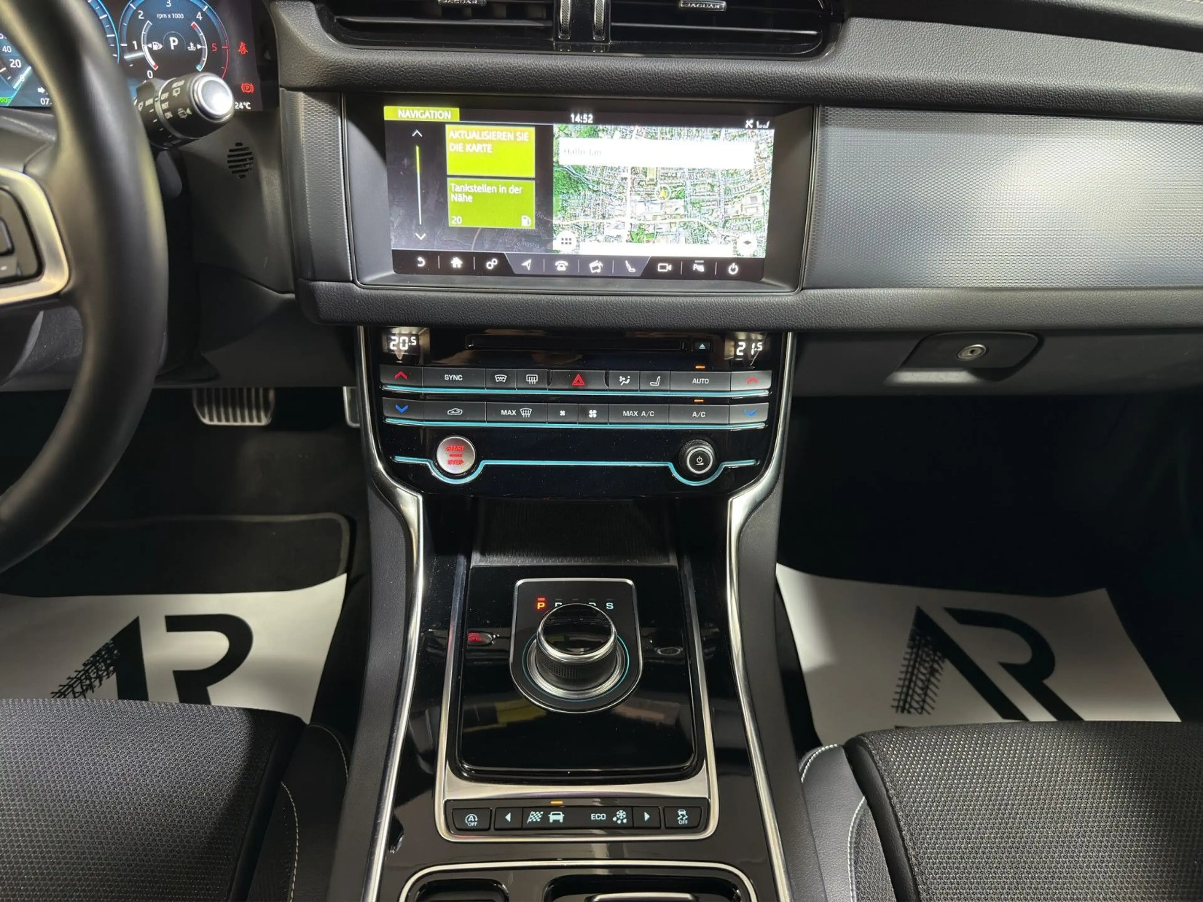 Jaguar XF Sportbrake R-Sport Kam AHK PDC Leder — photo 11