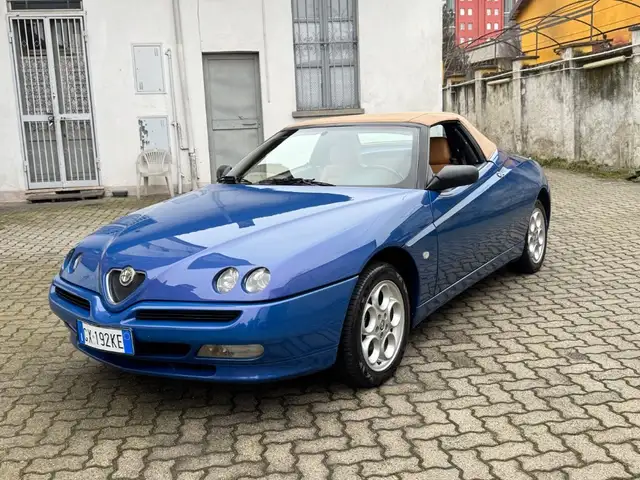 Alfa Romeo Spider 2.0i 16V Twin Spark cat L