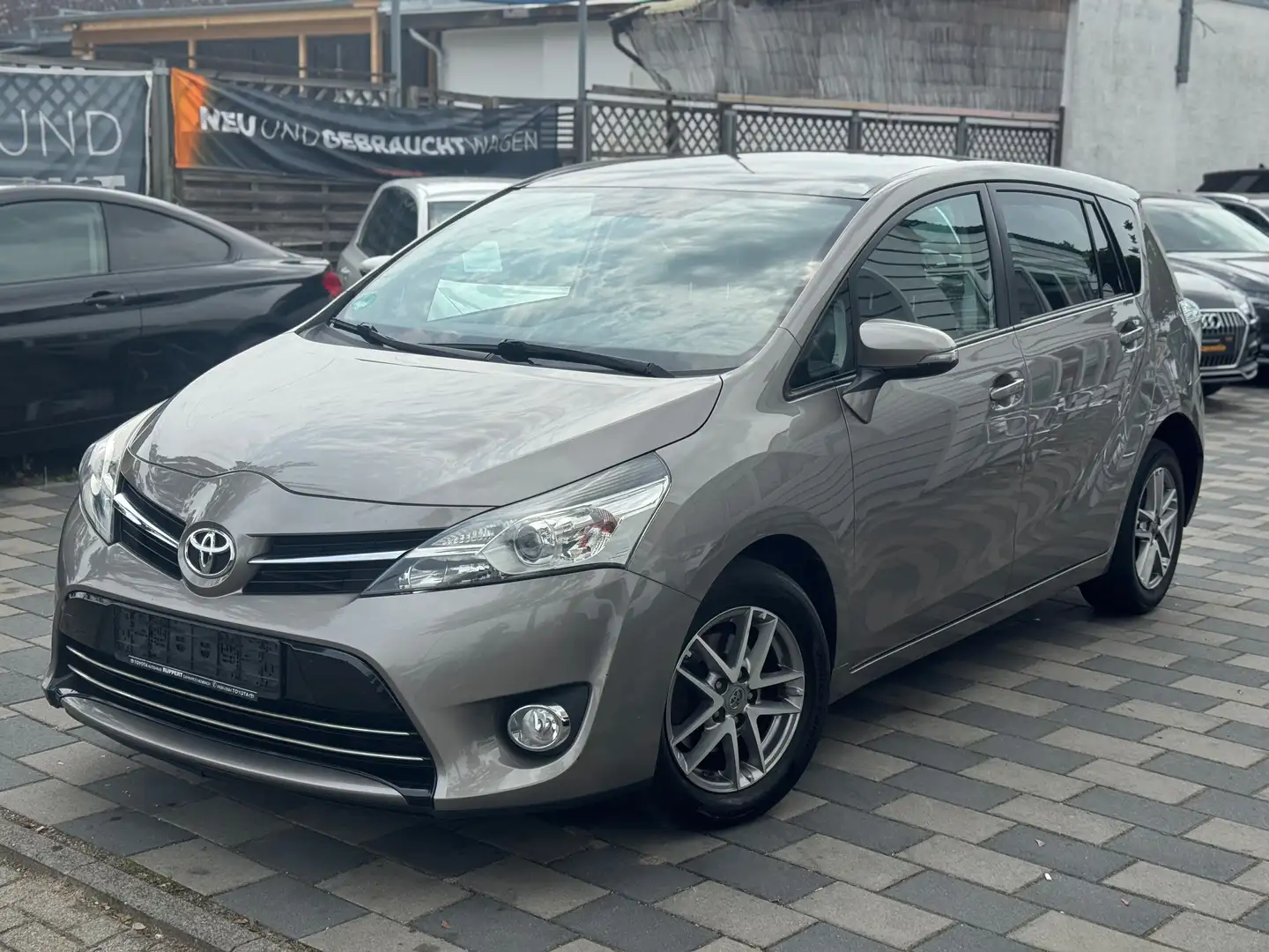 Toyota Verso SkyView Edition/Cam/Navi/Scheckheft Grau - 1