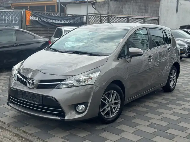 Toyota Verso SkyView Edition/Cam/Navi/Scheckheft