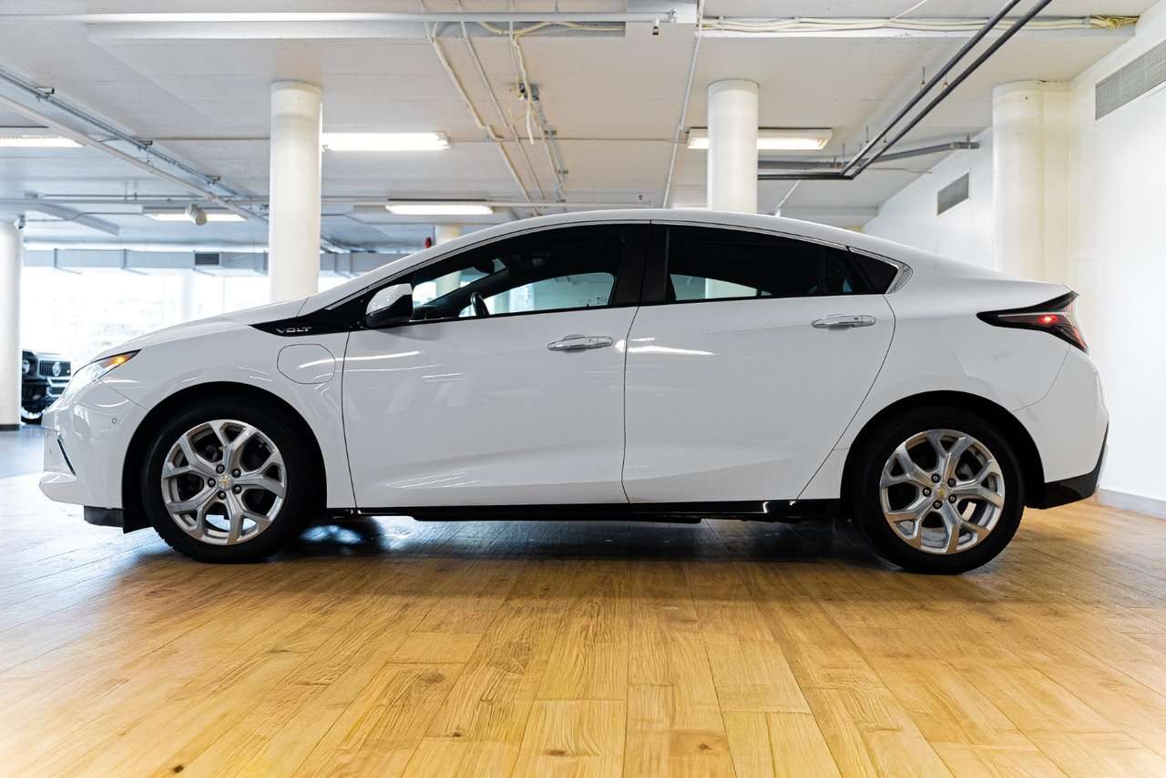 2019 Chevrolet Volt ** PREMIER ** Heated steering wheel *  Heated seat — снимка 1