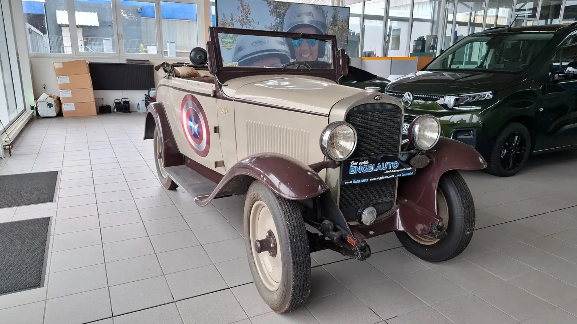 Opel 12C Бежевий - 1