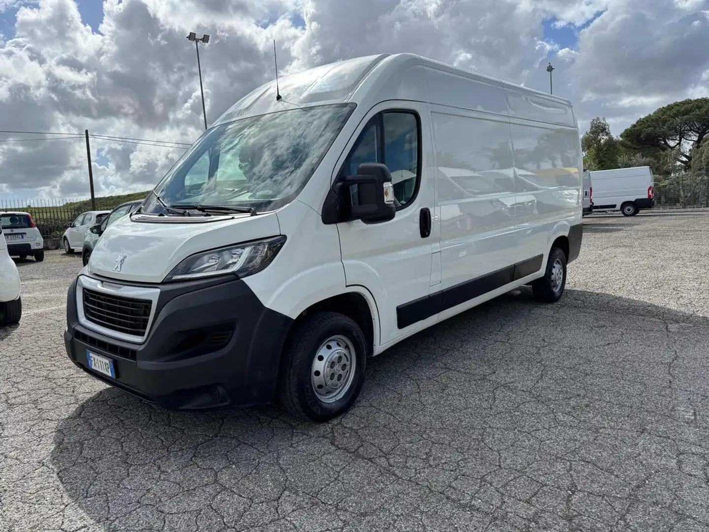 Peugeot Boxer 335 2.0 BlueHDi 130CV L3 H2 Bianco - 1