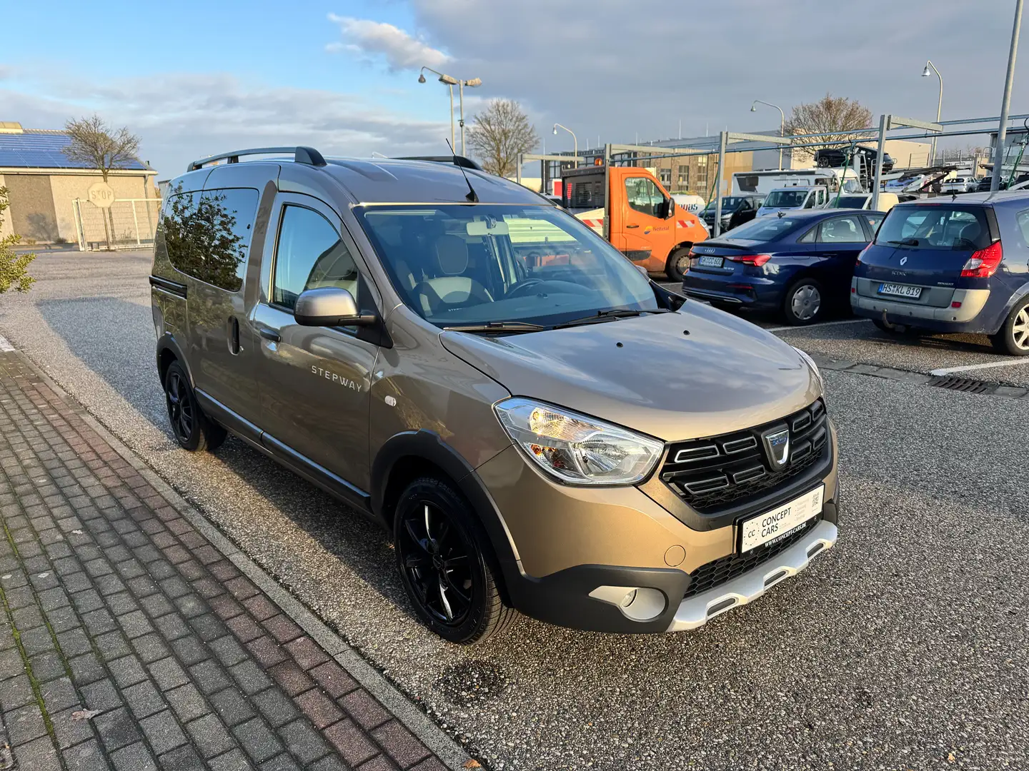 Dacia Dokker Stepway LPG Beige - 2