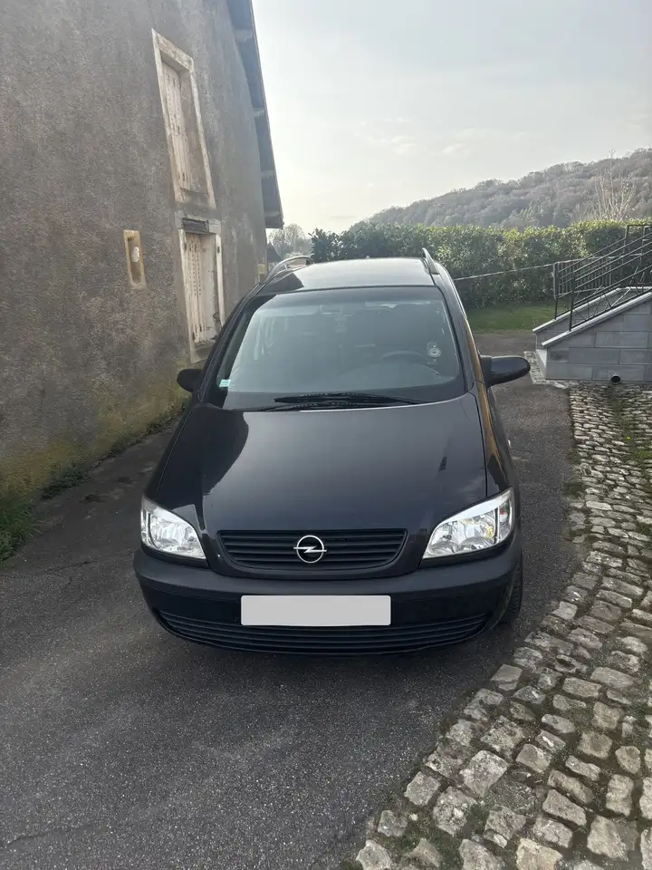 Opel Zafira 
