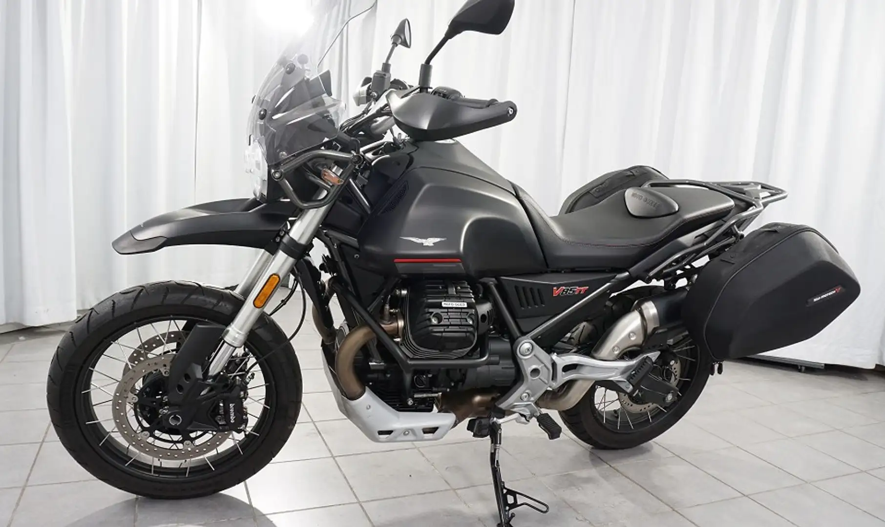 Moto Guzzi V 85 TT inkl. Koffer Noir - 1