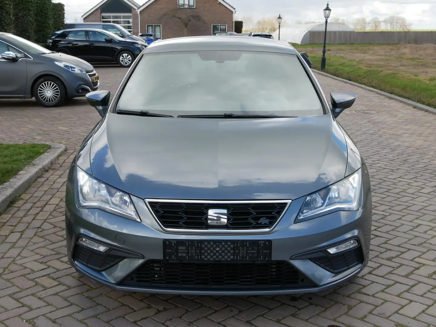 SEAT Leon 2.0 TDI ***FR-SPORT*** AUT HB Grijs - 2