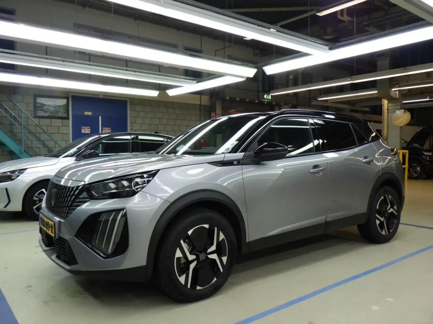 Peugeot e-2008 EV GT 54 kWh 3 Fase 156pk | Warmtepomp | Drive Ass Gris - 1