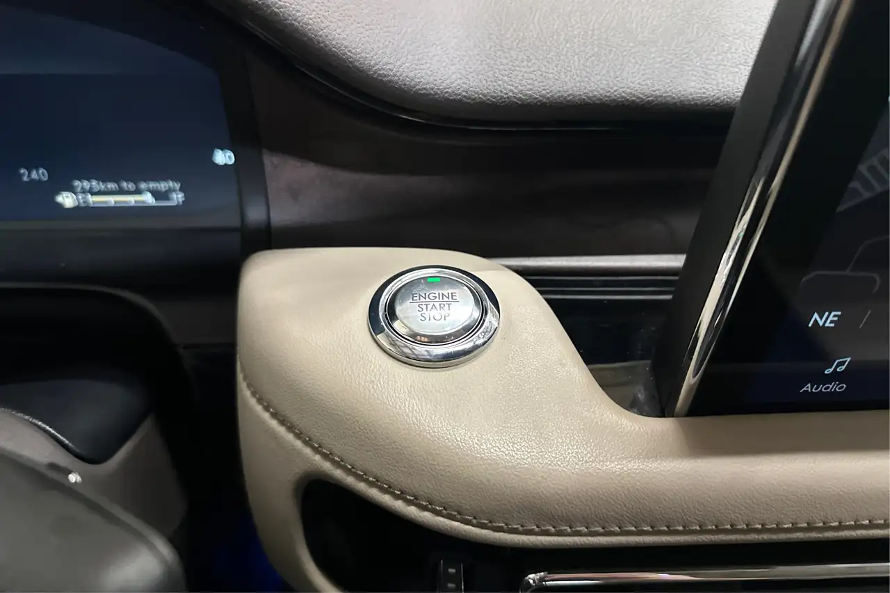 Lincoln Aviator снимка Lincoln Aviator
