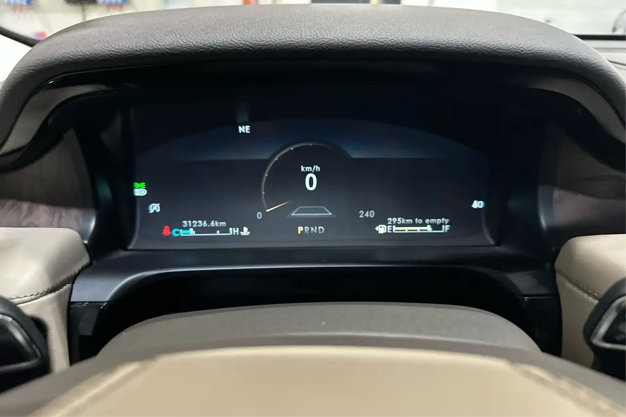 Lincoln Aviator снимка Lincoln Aviator