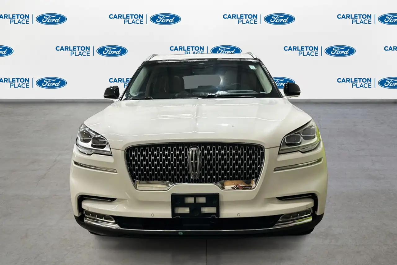 Lincoln Aviator снимка Lincoln Aviator