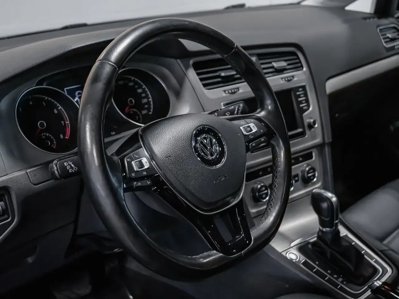 Volkswagen Golf снимка Volkswagen Golf