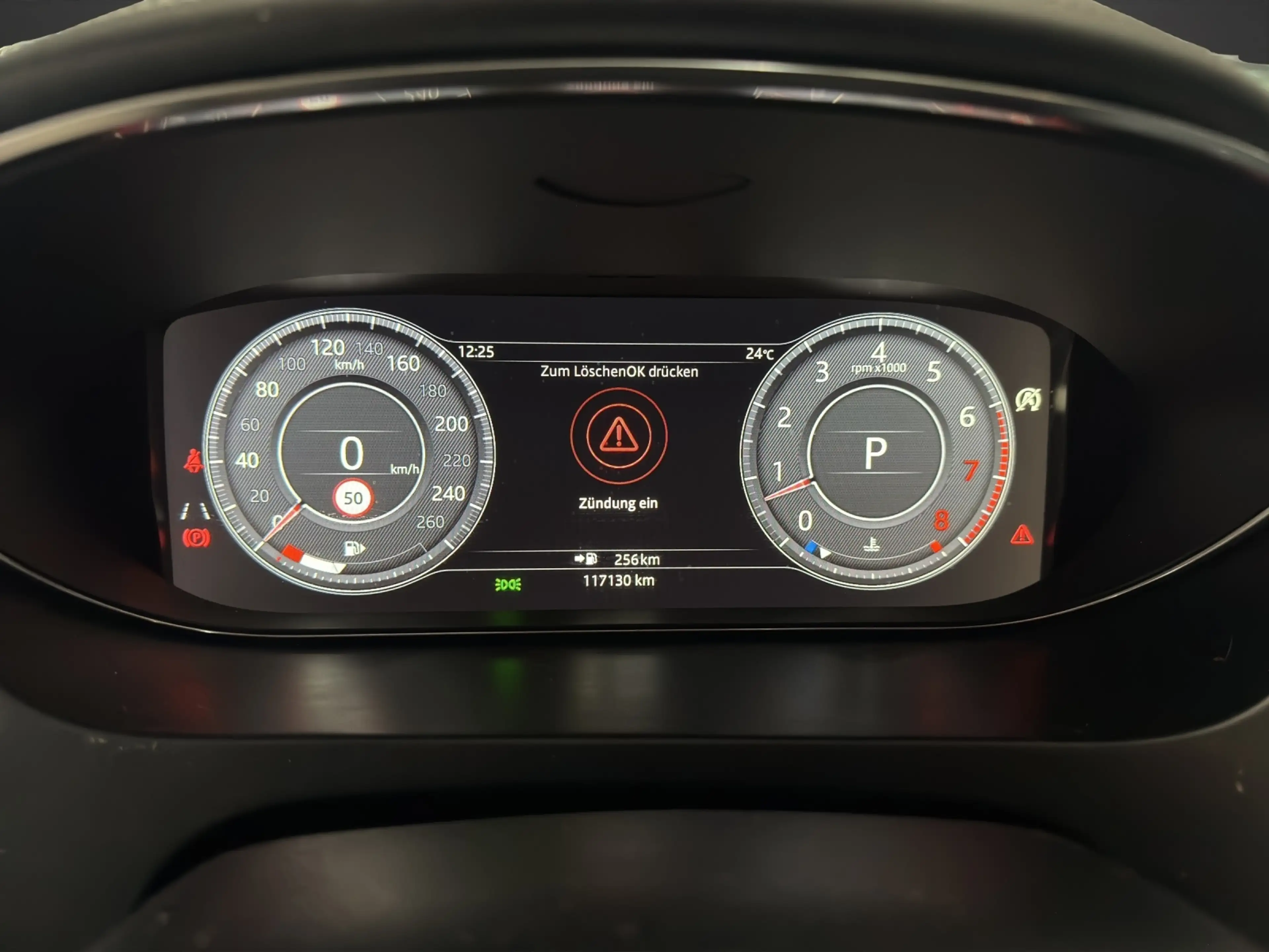 Jaguar E-Pace R-Dynamic S  *Sportivo Leipzig* — photo 11