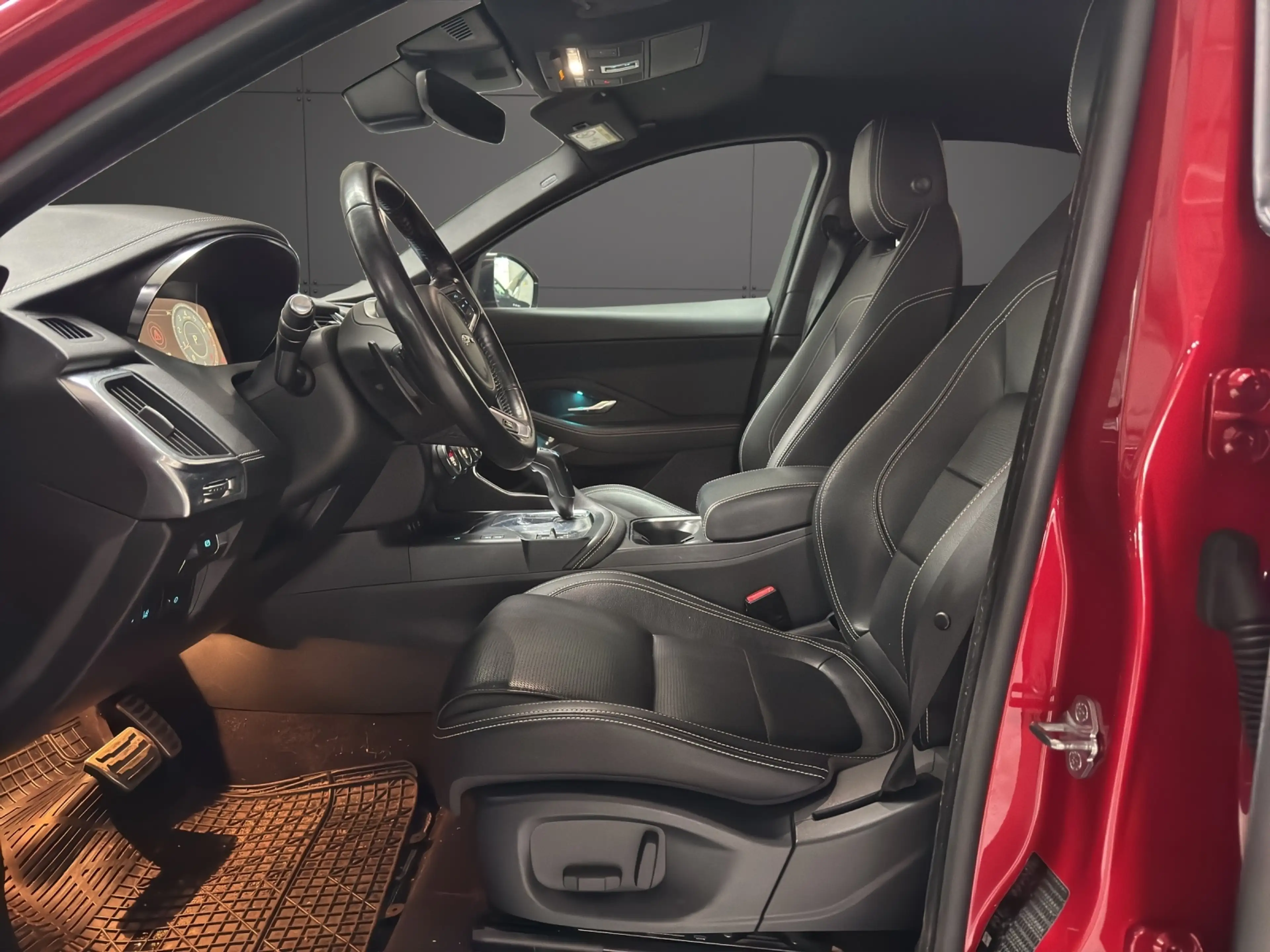 Jaguar E-Pace R-Dynamic S  *Sportivo Leipzig* — photo 9