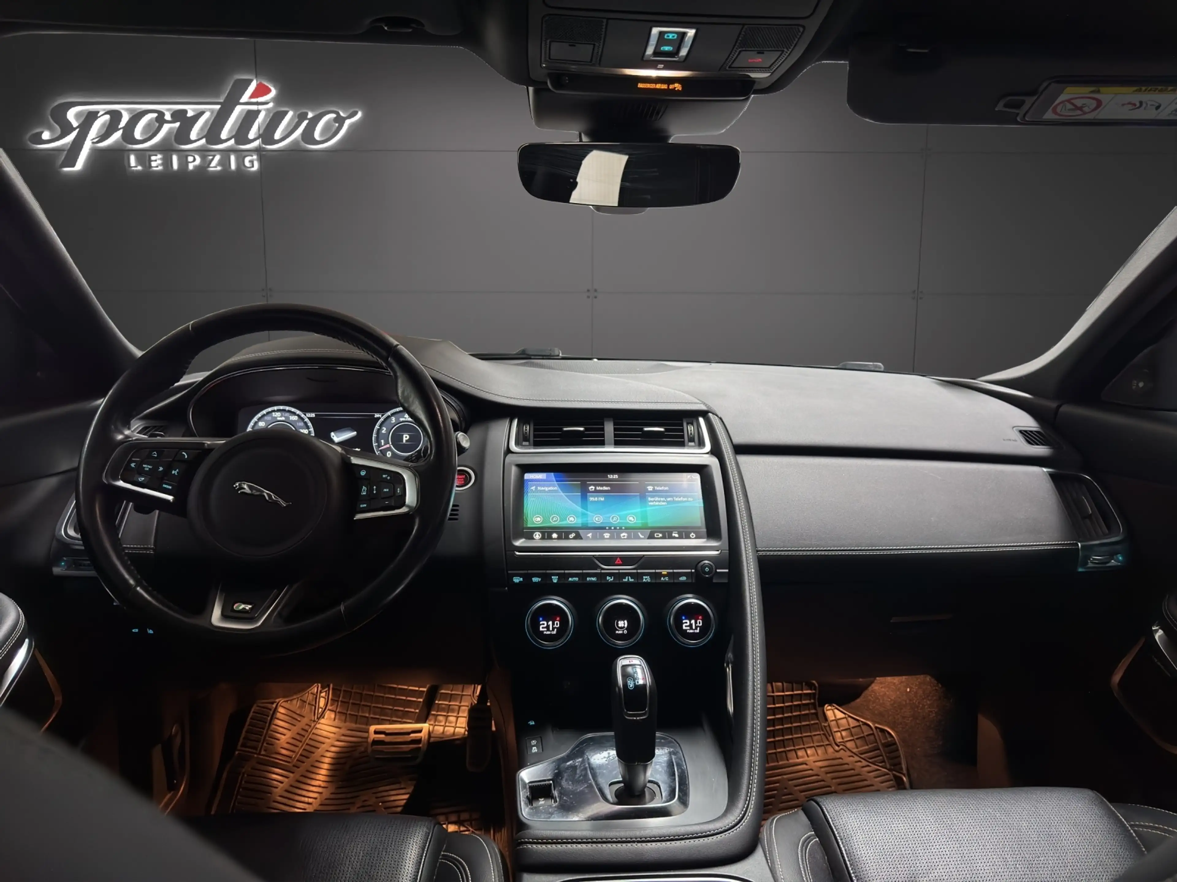 Jaguar E-Pace R-Dynamic S  *Sportivo Leipzig* — photo 14