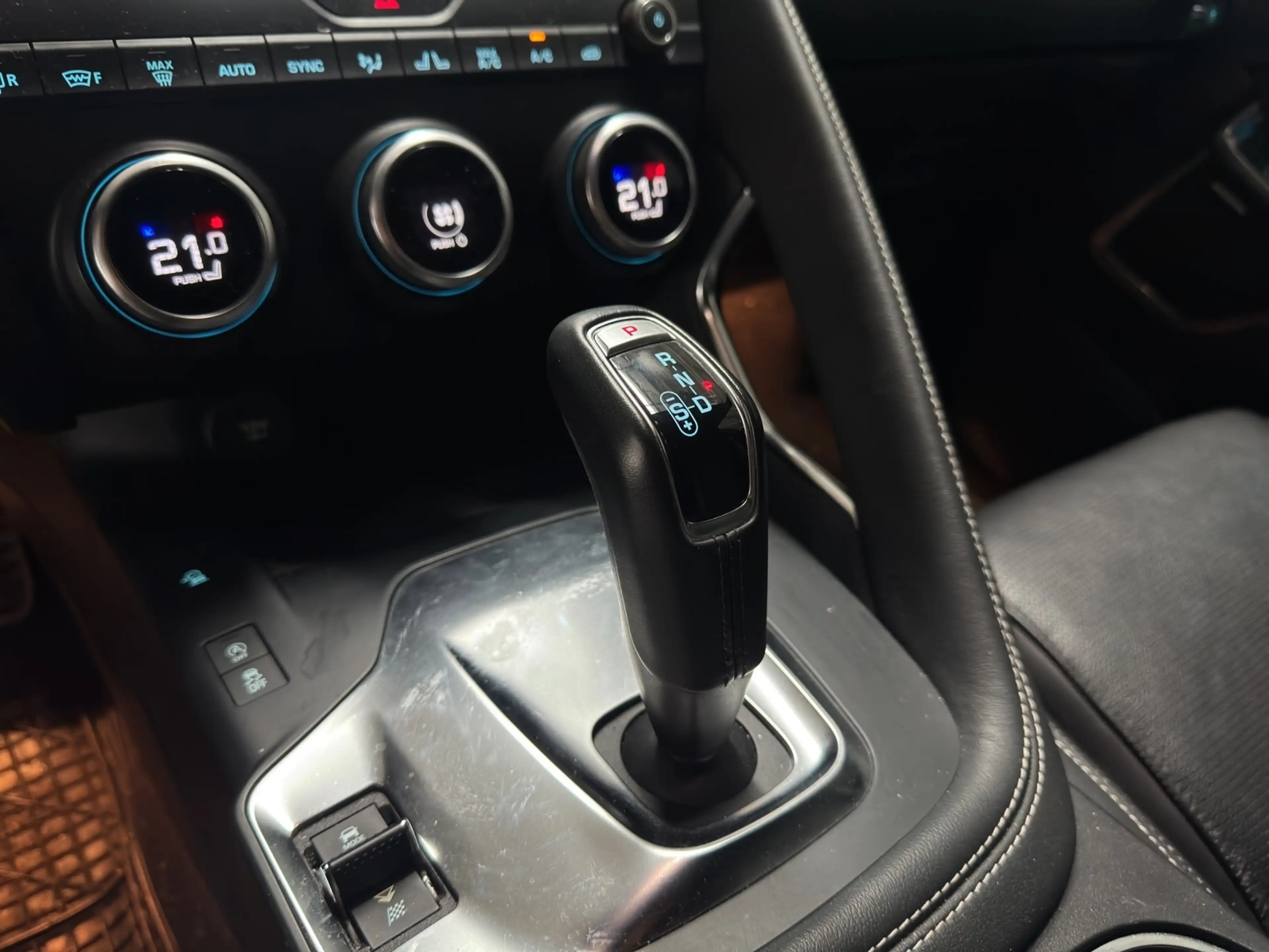 Jaguar E-Pace R-Dynamic S  *Sportivo Leipzig* — photo 13