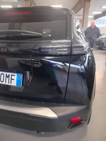 Peugeot 2008 view 12